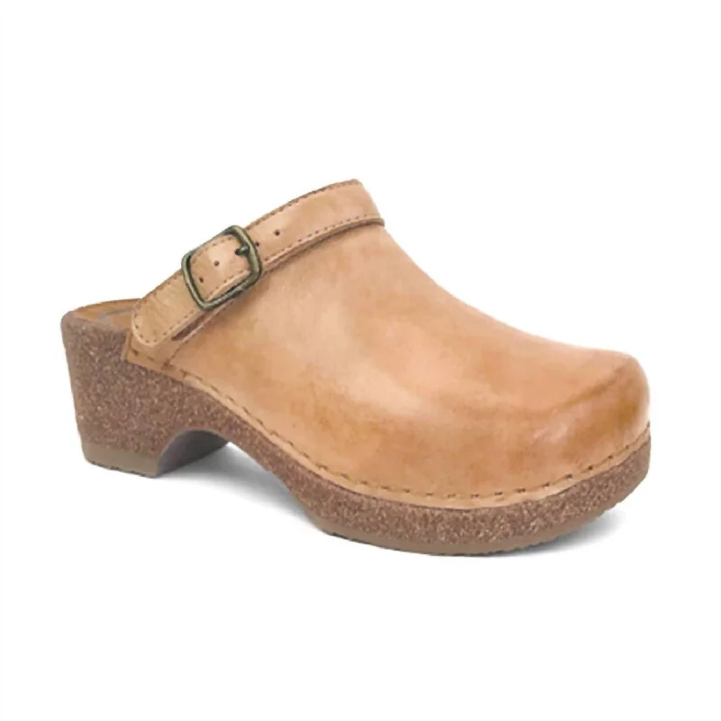 running shoes with memory foam-Women's Beckie Cork Clog In Natural