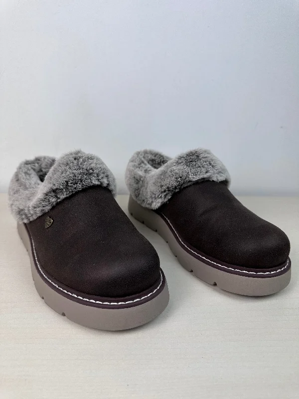 running shoes with high comfort-Slippers By Bobs In Brown