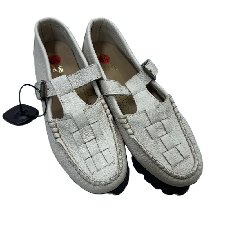 Flats in central hub-Shoes Flats By Cma In Cream, Size: 6.5