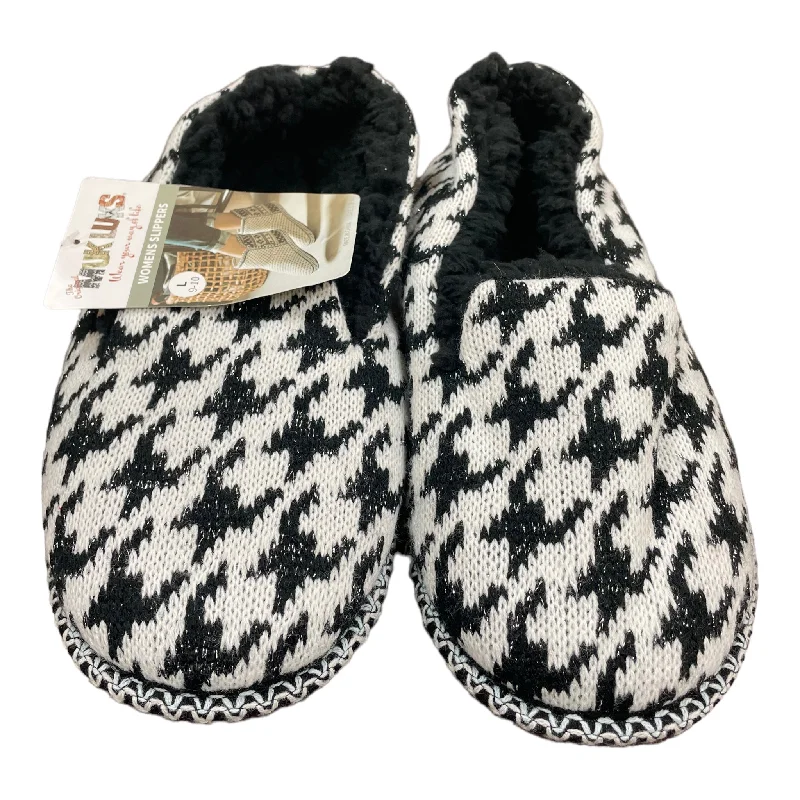 running shoes for rookie runners-Slippers By Muk Luks  Size: 9