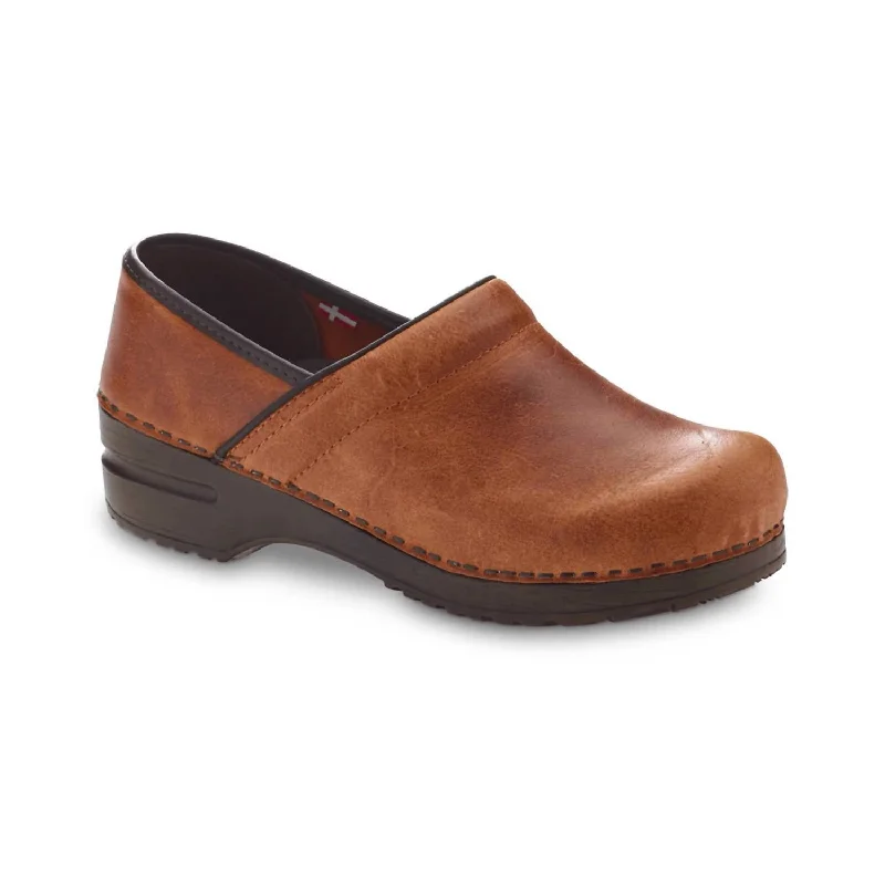 running shoes with soft soles-Women's Errol Original Professional Clog In Cognac