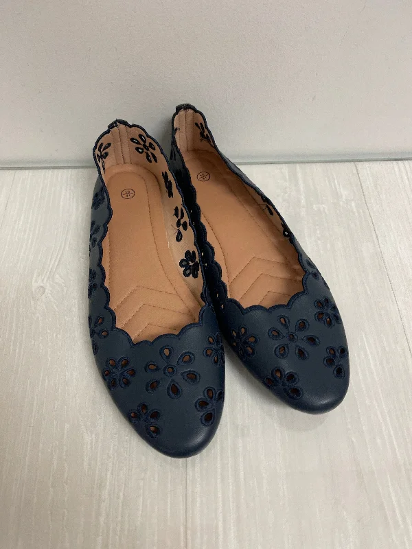 Flats with ample views-Shoes Flats By Clothes Mentor In Navy, Size: 10