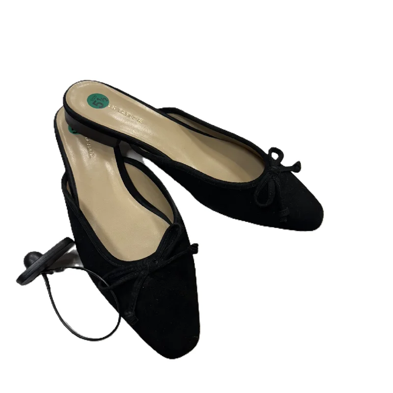 Flats with great spaces-Shoes Flats By Ann Taylor In Black, Size: 5.5