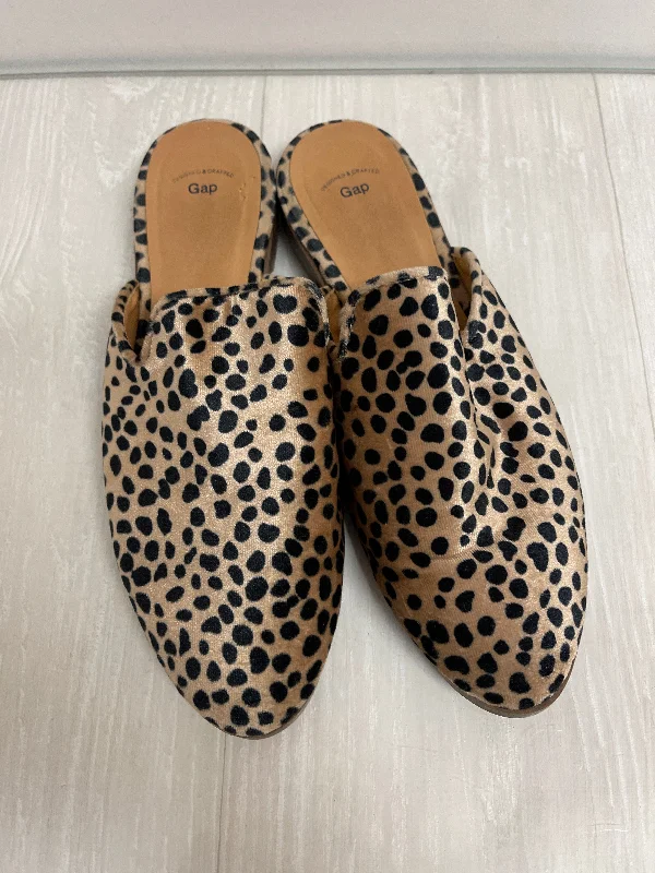 Flats in trendy spaces-Shoes Flats By Gap In Animal Print, Size: 8