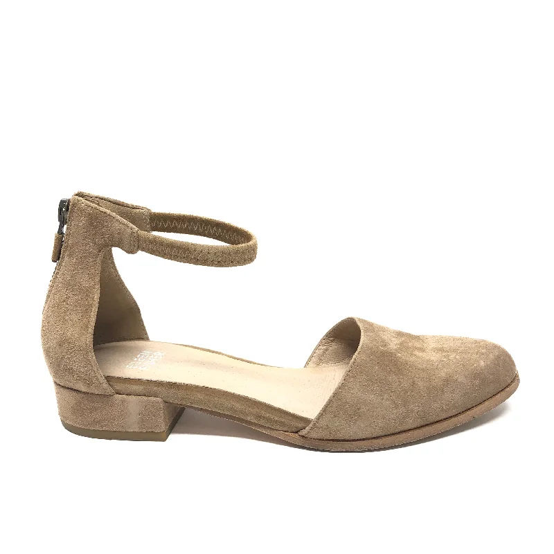 Flats in safe community-Sandals Flats By Eileen Fisher In Beige, Size: 5.5