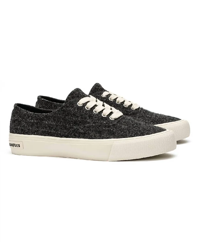 Men's Legend Sneaker Highlands In Charcoal Stripe