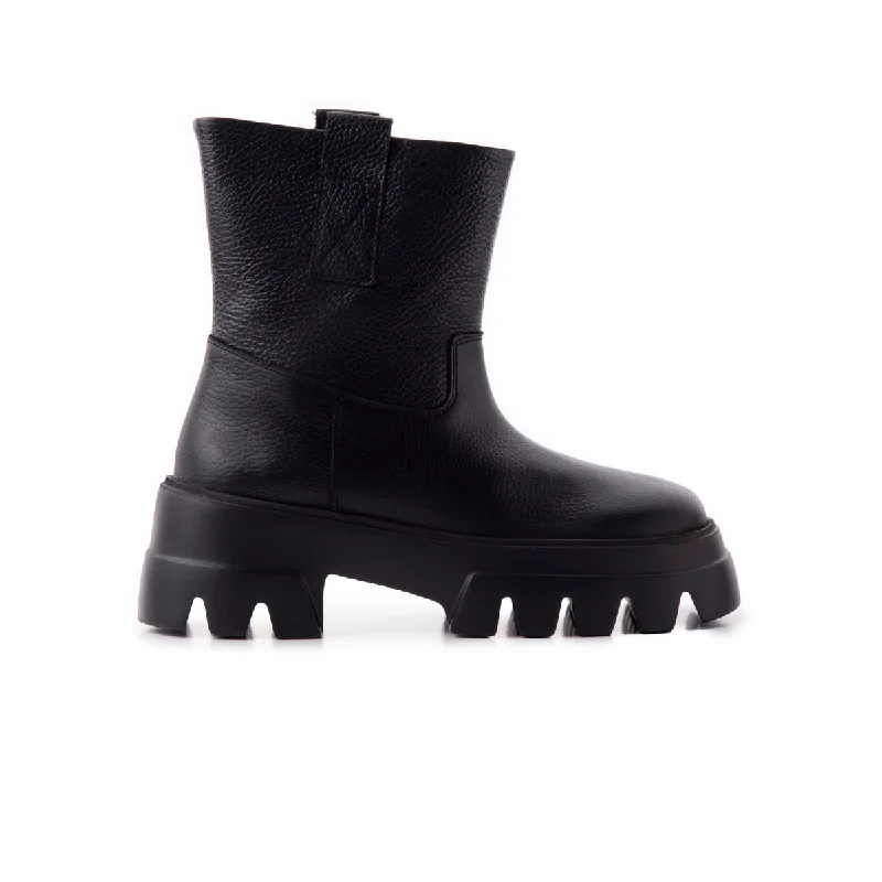 sandals for valley trails-Can boots be worn with peacoats-Alaska Black Leather