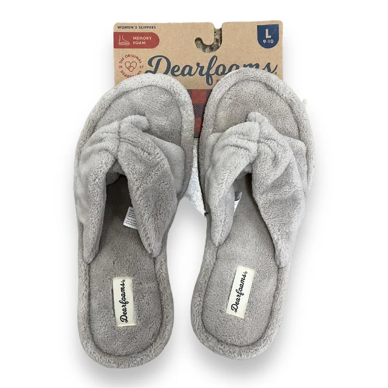 running shoes with open weave-Slippers By Clothes Mentor In Grey, Size: 9